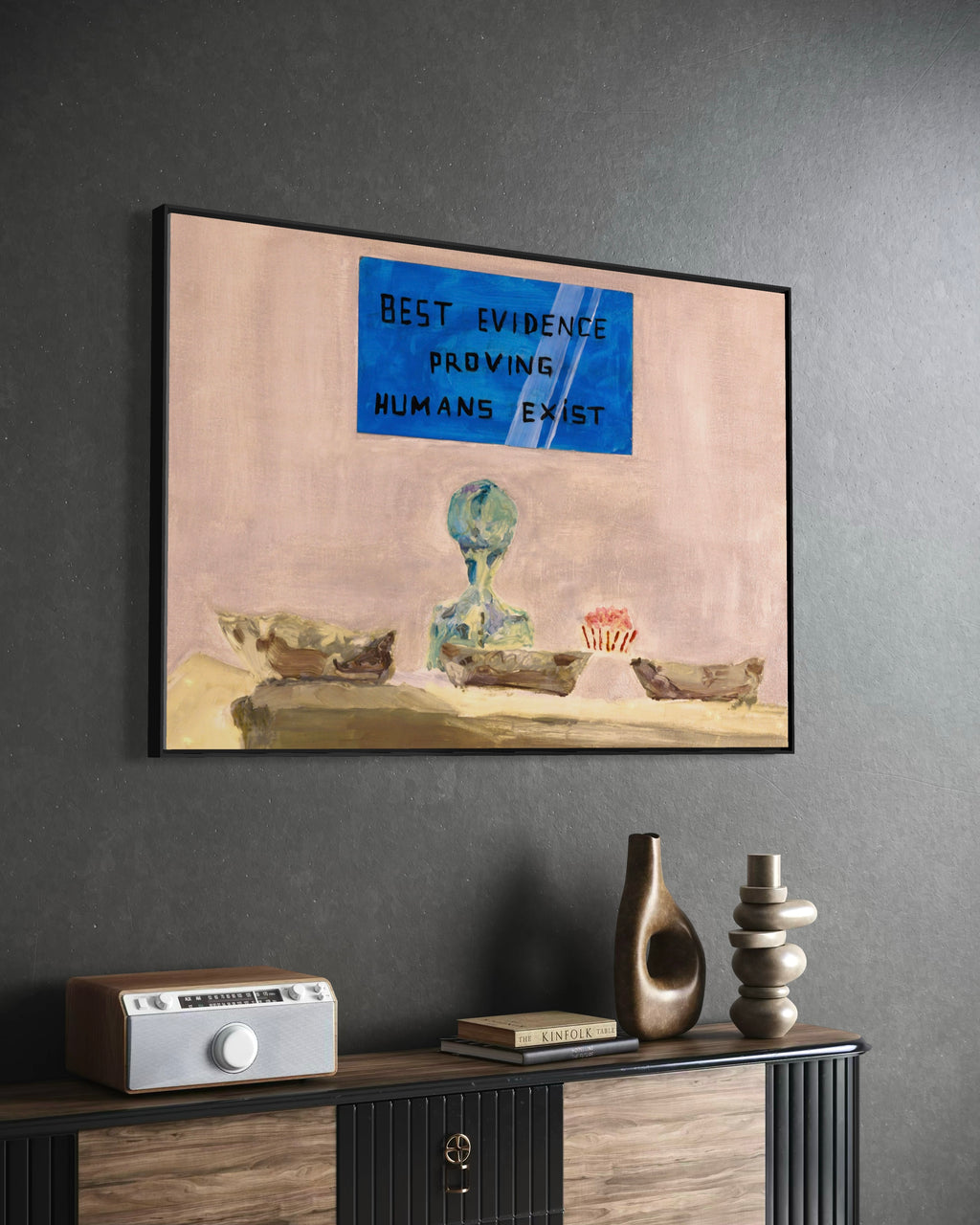 Alien Watches Tv